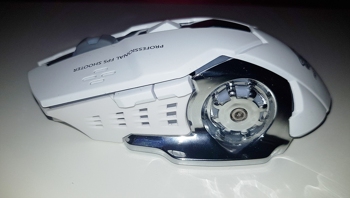 FreeWolf X8 – Un buon mouse ottico wireless a basso costo